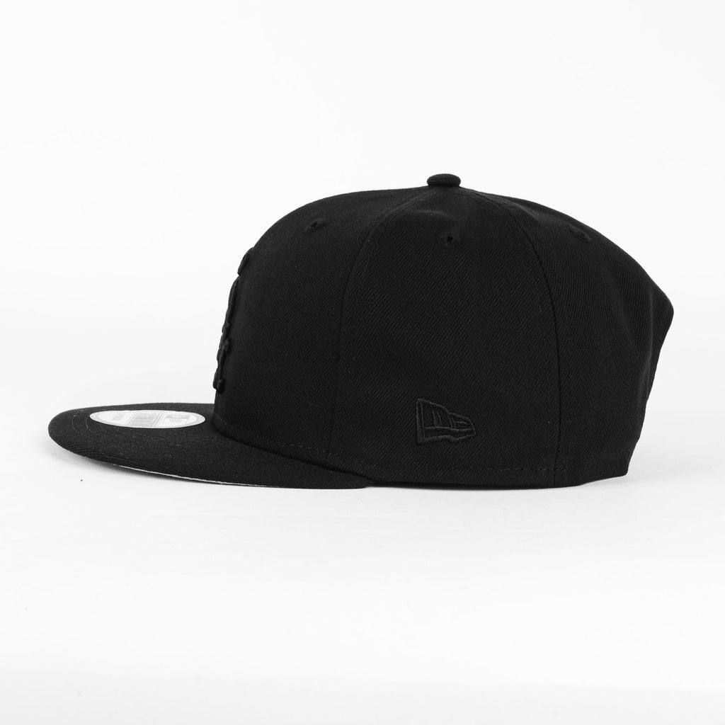 New Era White Sox Basic All BLK Snapback